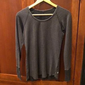 Lululemon reversible L/S tee